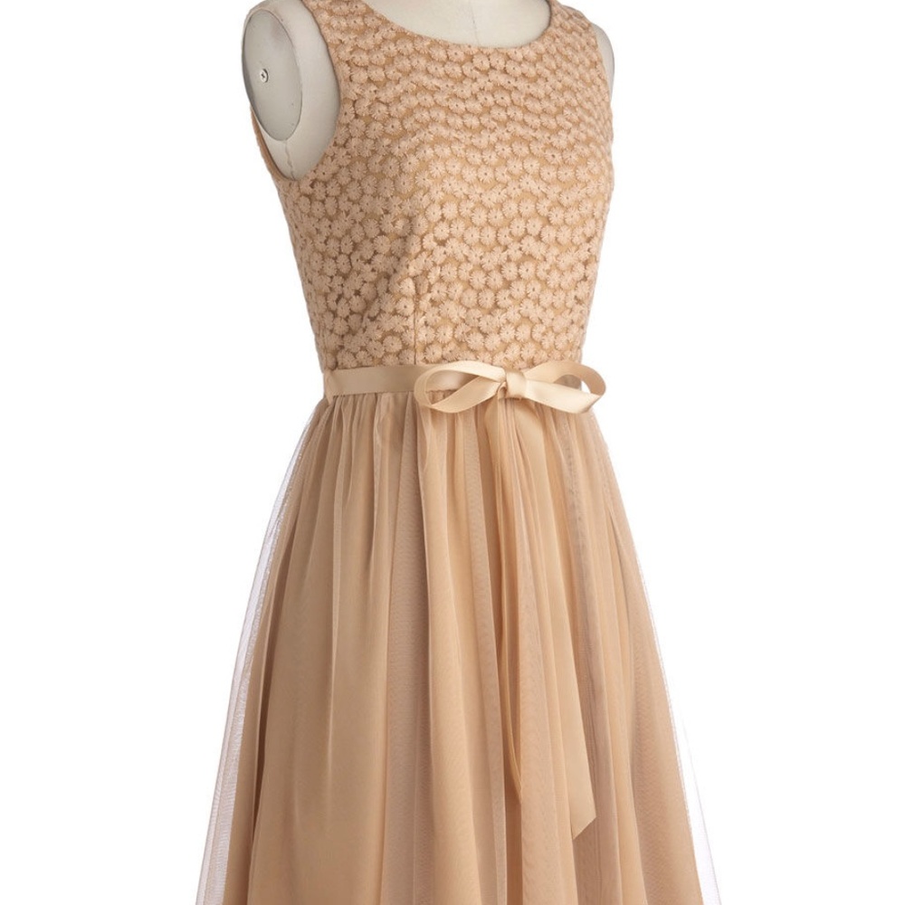 Modcloth flower arch dress